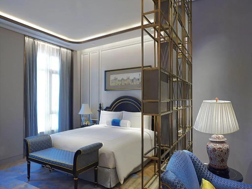 Bed in Sky Fortune Boutique Hotel