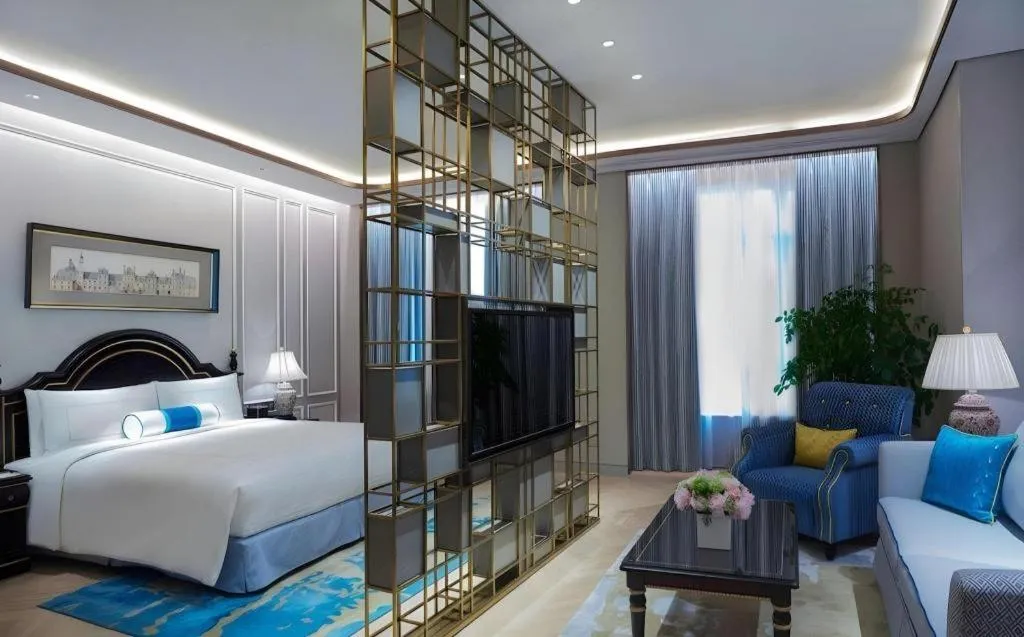 Bed in Sky Fortune Boutique Hotel