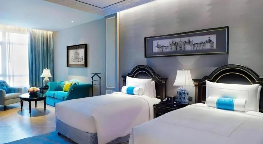 Bed in Sky Fortune Boutique Hotel