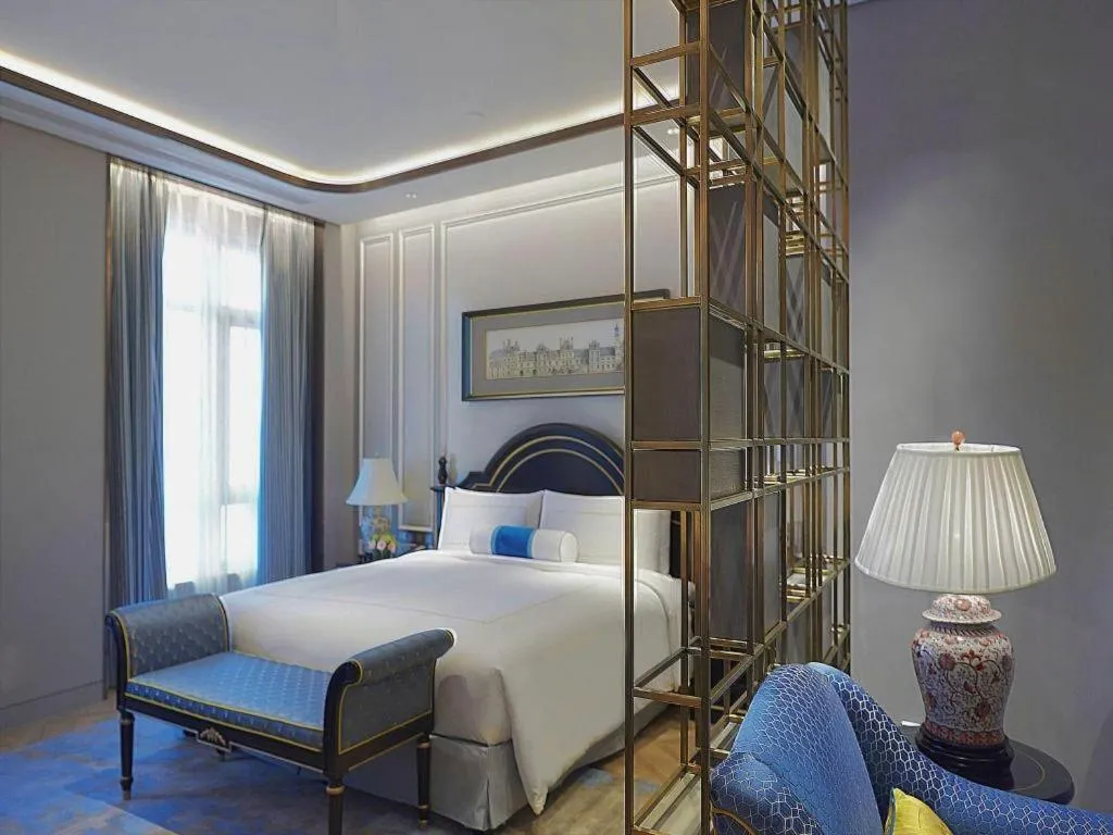 Bed in Sky Fortune Boutique Hotel