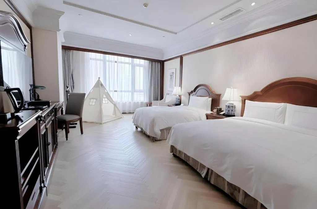 Bed in Sky Fortune Boutique Hotel