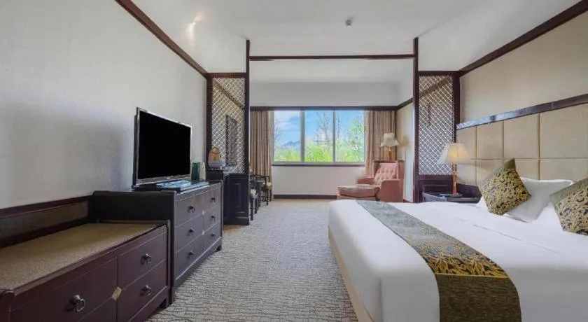 Bed in Wonderport International Hotel