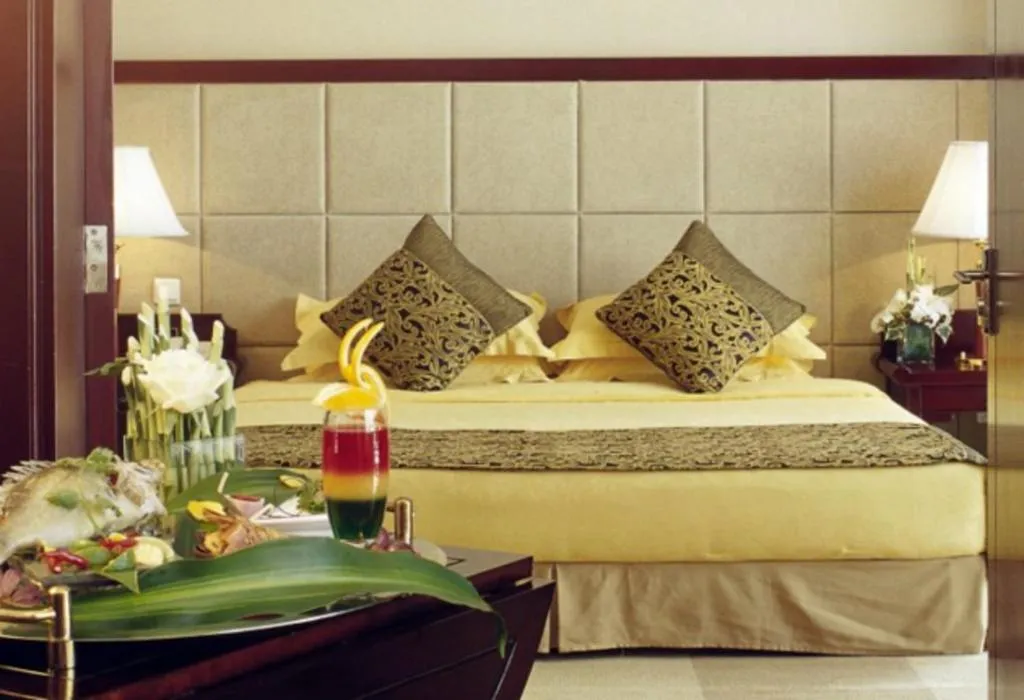 Bed in Wonderport International Hotel