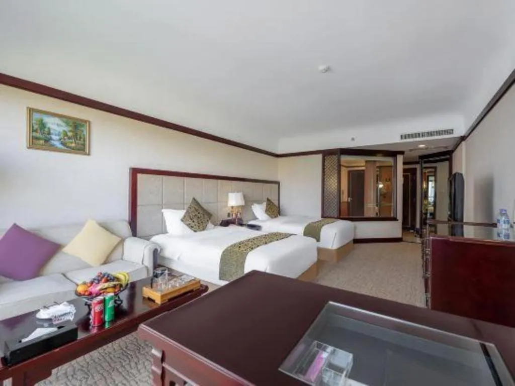 Bed in Wonderport International Hotel