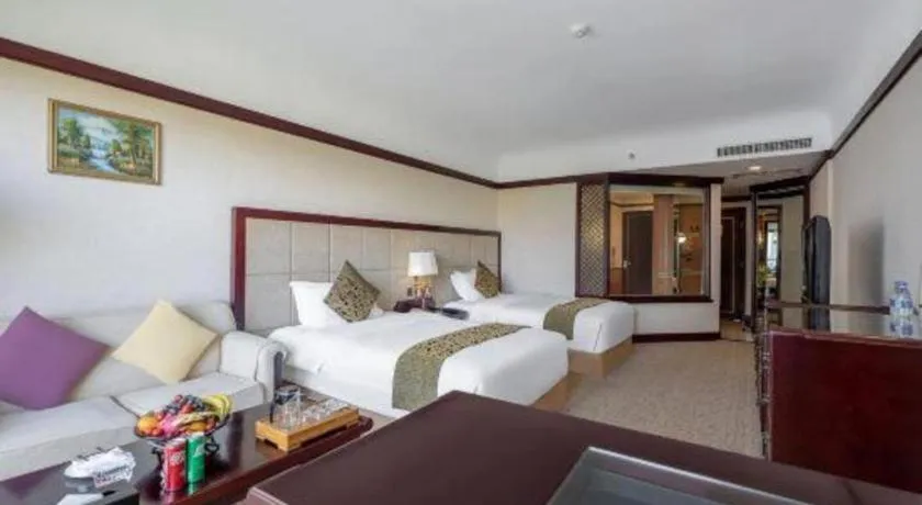 Bed in Wonderport International Hotel