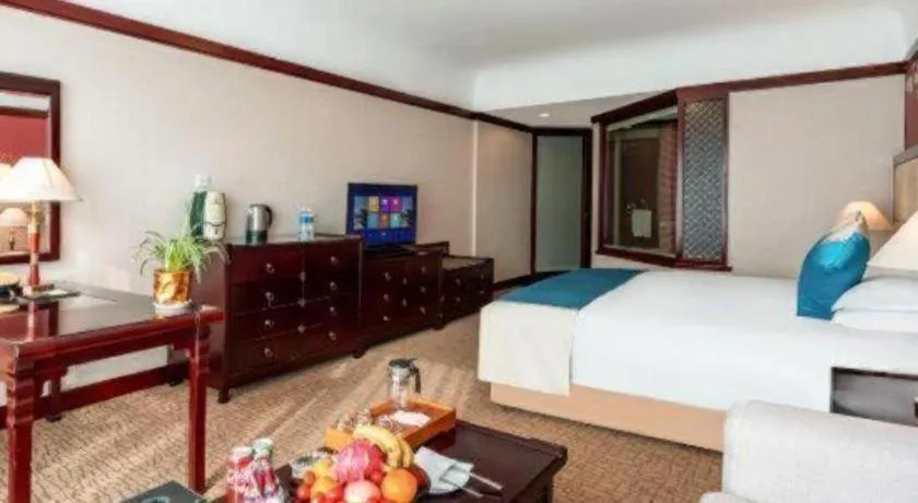 Bed in Wonderport International Hotel