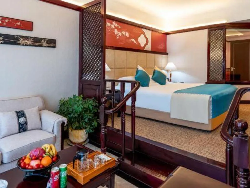 Bed in Wonderport International Hotel