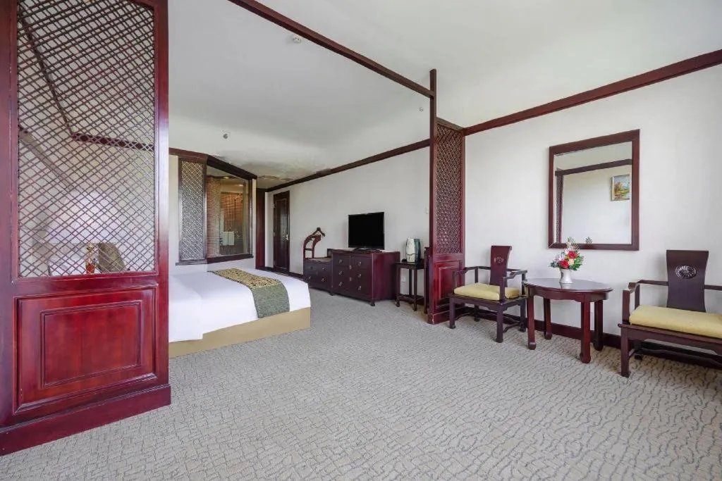 Bed in Wonderport International Hotel