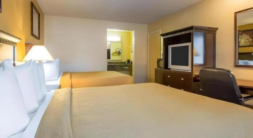 Bed in Quality Inn San Bernardino - Loma Linda