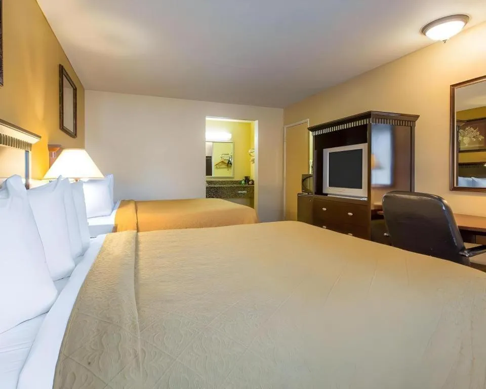 Bed in Quality Inn San Bernardino - Loma Linda