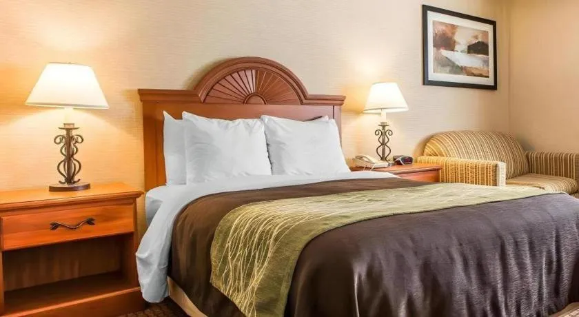 Bed in Quality Inn Sidney