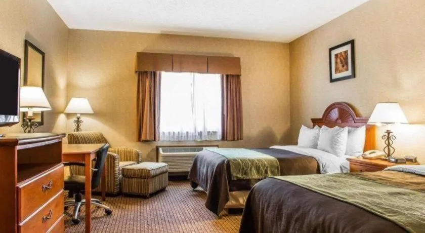 Bed in Quality Inn Sidney