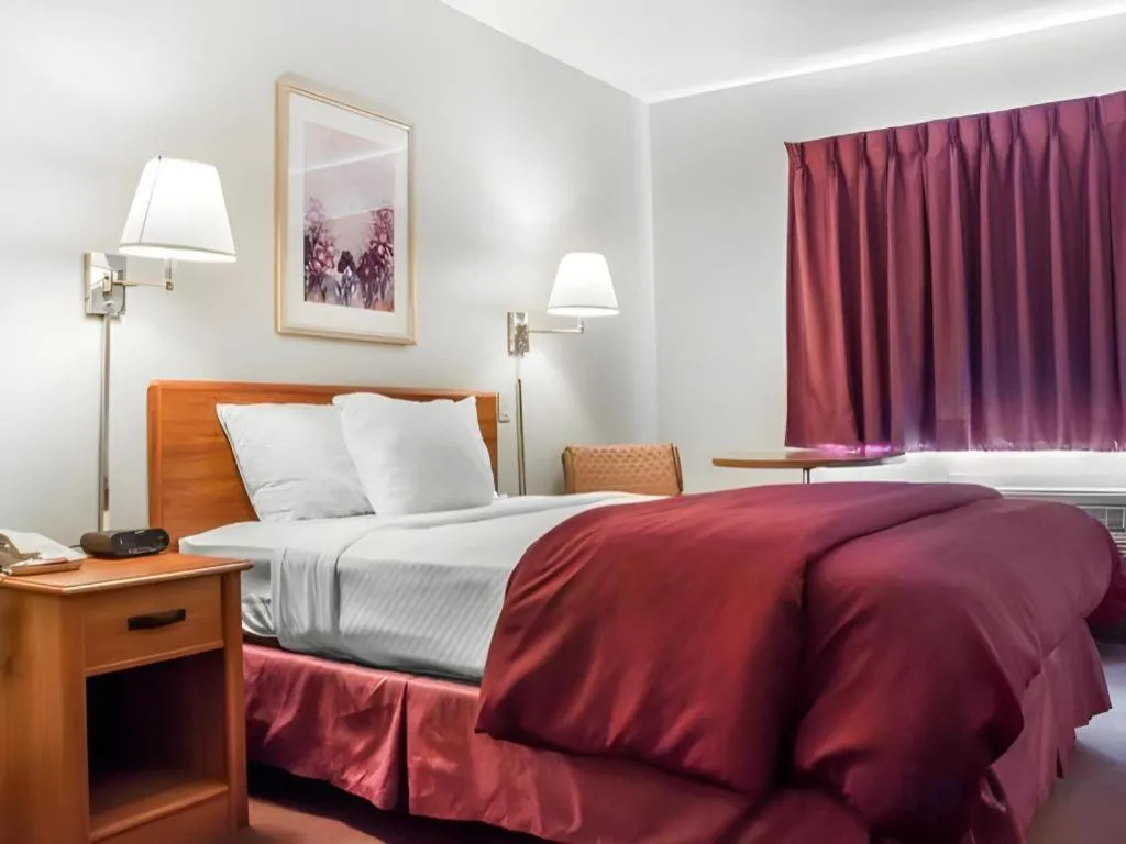 Bed in Econo Lodge Ithaca Airport