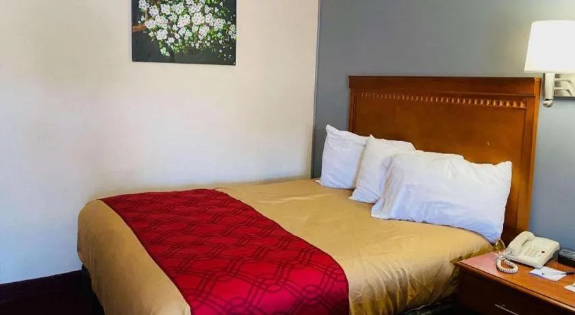 Bed in Baymont by Wyndham Lake George