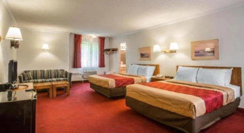 Bed in Baymont by Wyndham Lake George