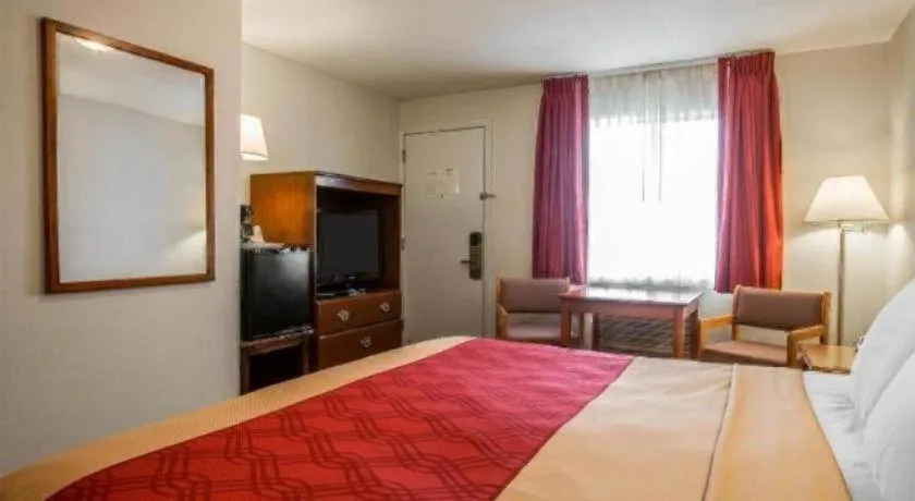 Bed in Baymont by Wyndham Lake George