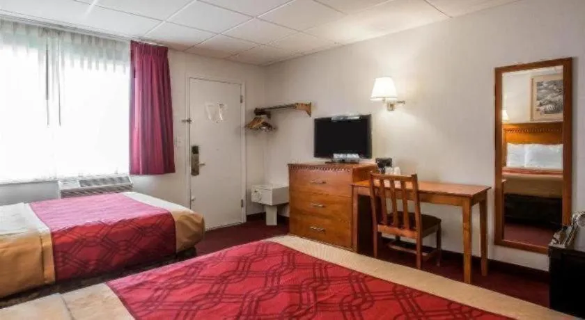 Bed in Baymont by Wyndham Lake George