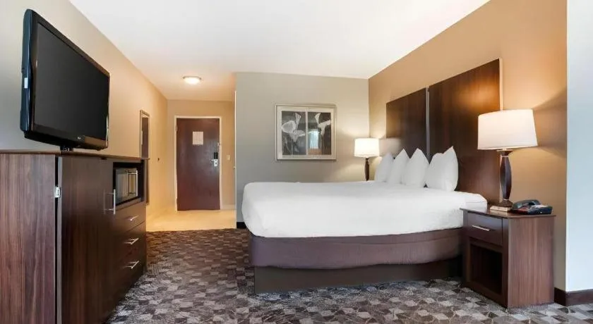 Bed in Best Western Plus Oak Mountain Inn