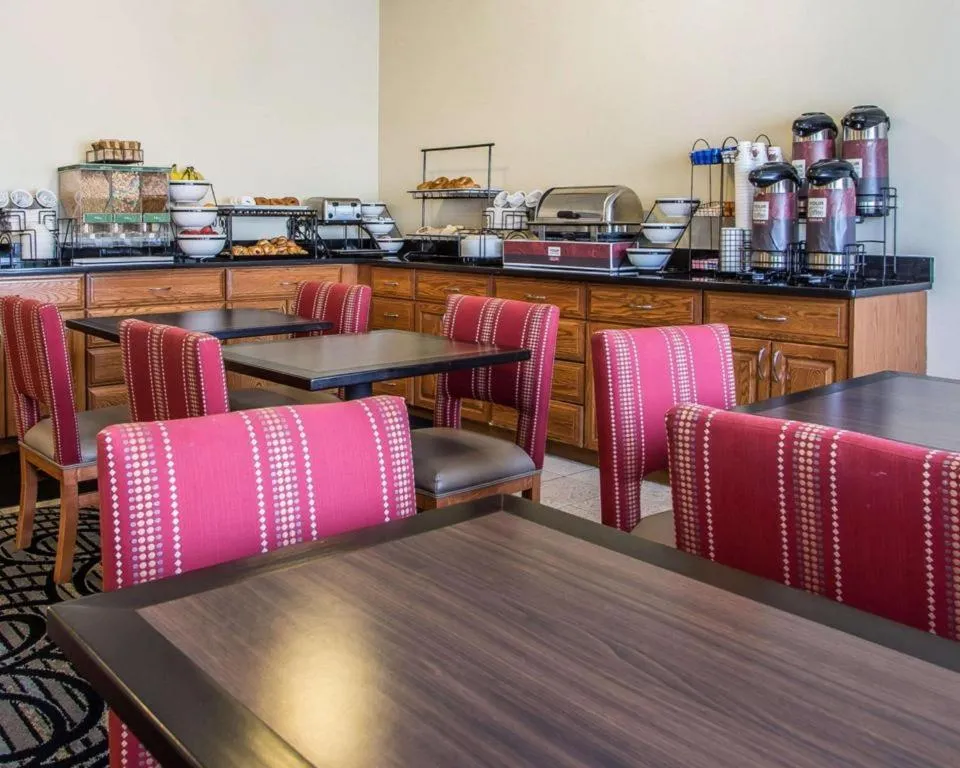 Quality Inn Dayton North - Vandalia