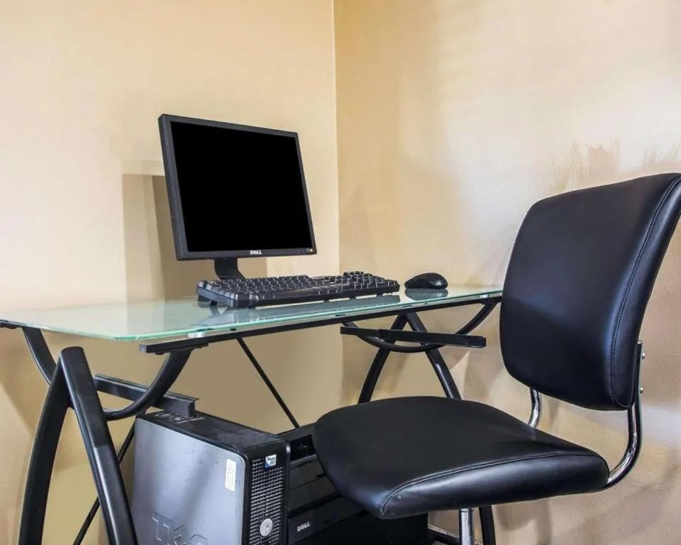 Quality Inn Dayton North - Vandalia