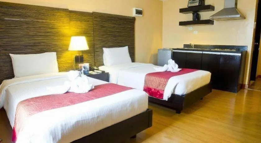 Bed in Lancaster Hotel Manila