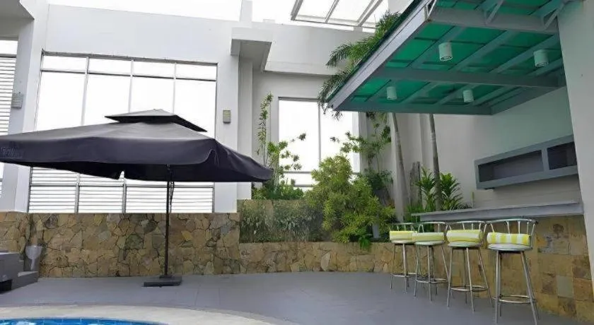 Lancaster Hotel Manila