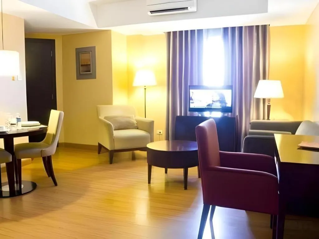 Lancaster Hotel Manila