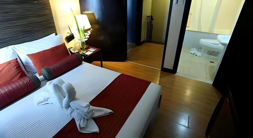 Bed in Lancaster Hotel Manila