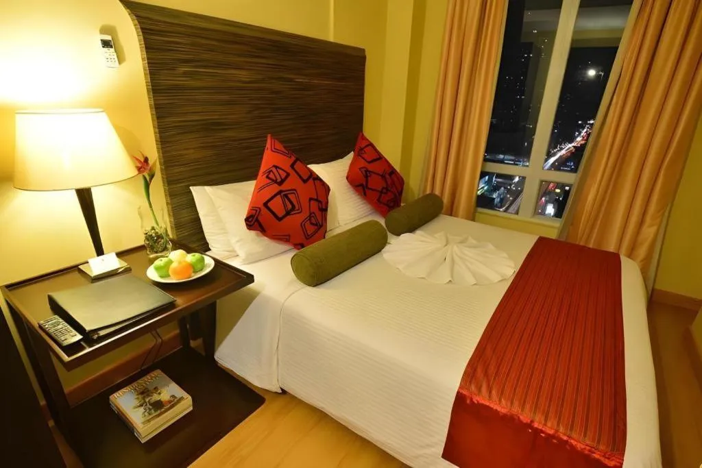 Bed in Lancaster Hotel Manila