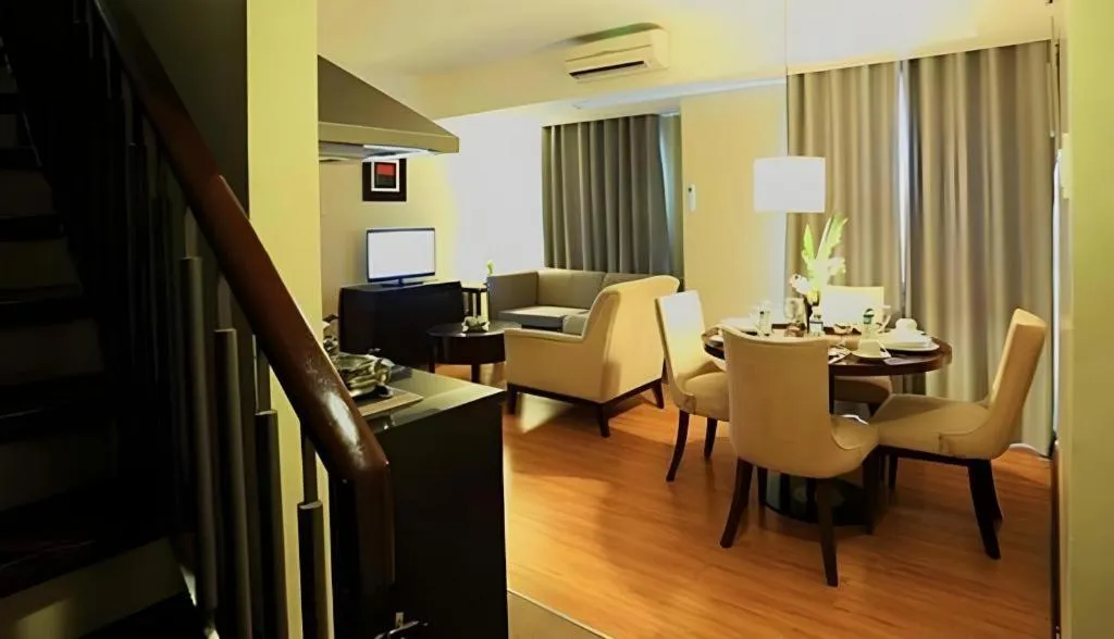 Lancaster Hotel Manila