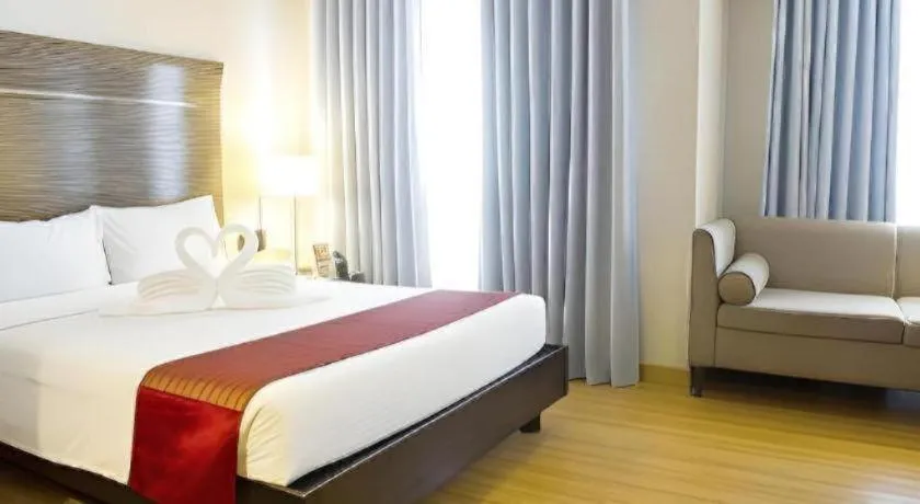 Bed in Lancaster Hotel Manila