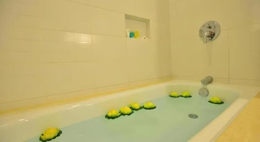 Lancaster Hotel Manila