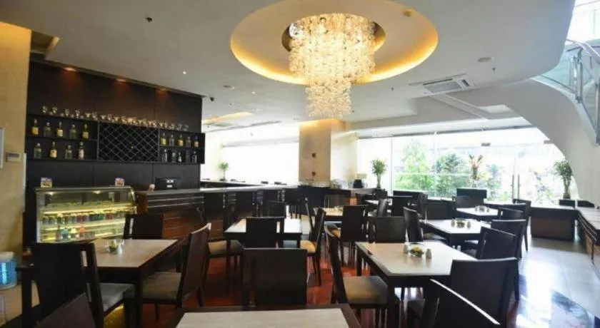 Lancaster Hotel Manila