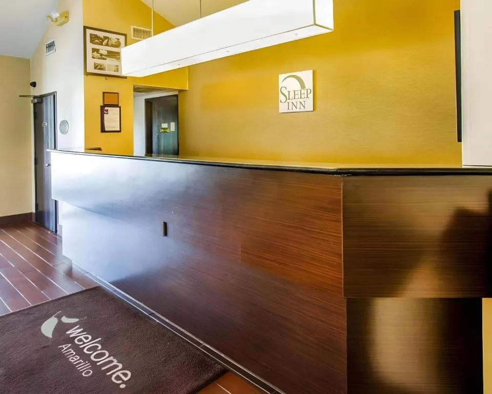 Bed in Econo Lodge Amarillo East