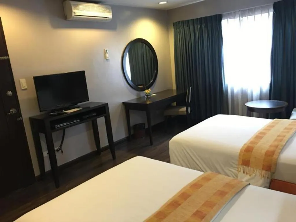 Bed in Baguio Burnham Suites Hotel