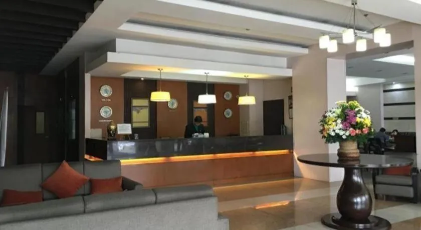 Baguio Burnham Suites Hotel