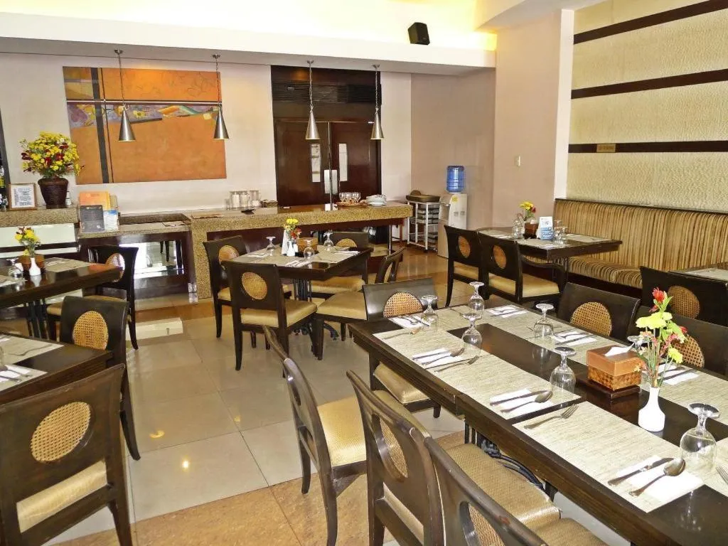 Baguio Burnham Suites Hotel