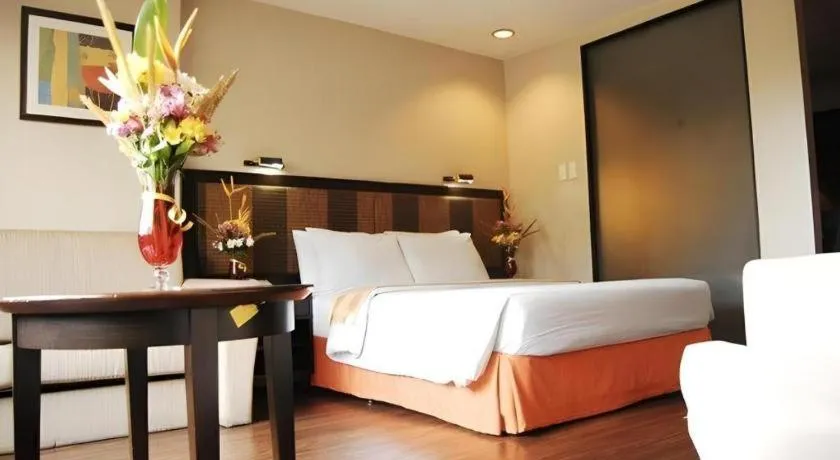 Baguio Burnham Suites Hotel