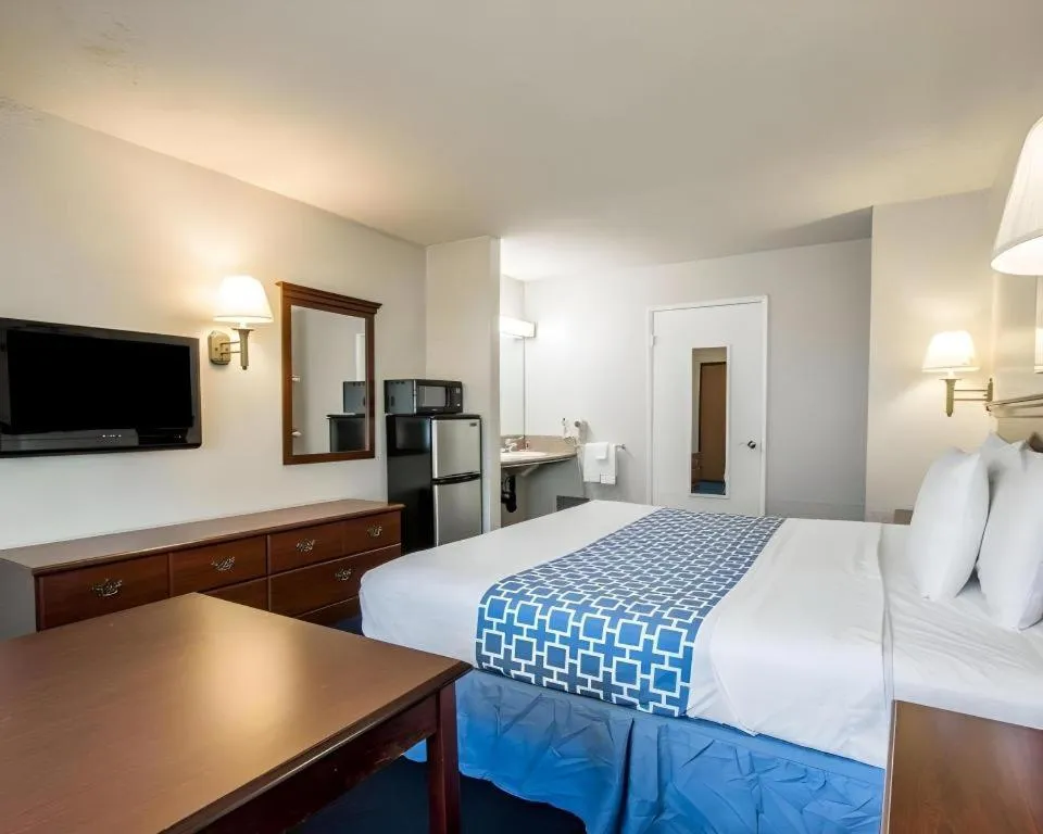 Bed in Econo Lodge Moreno Valley