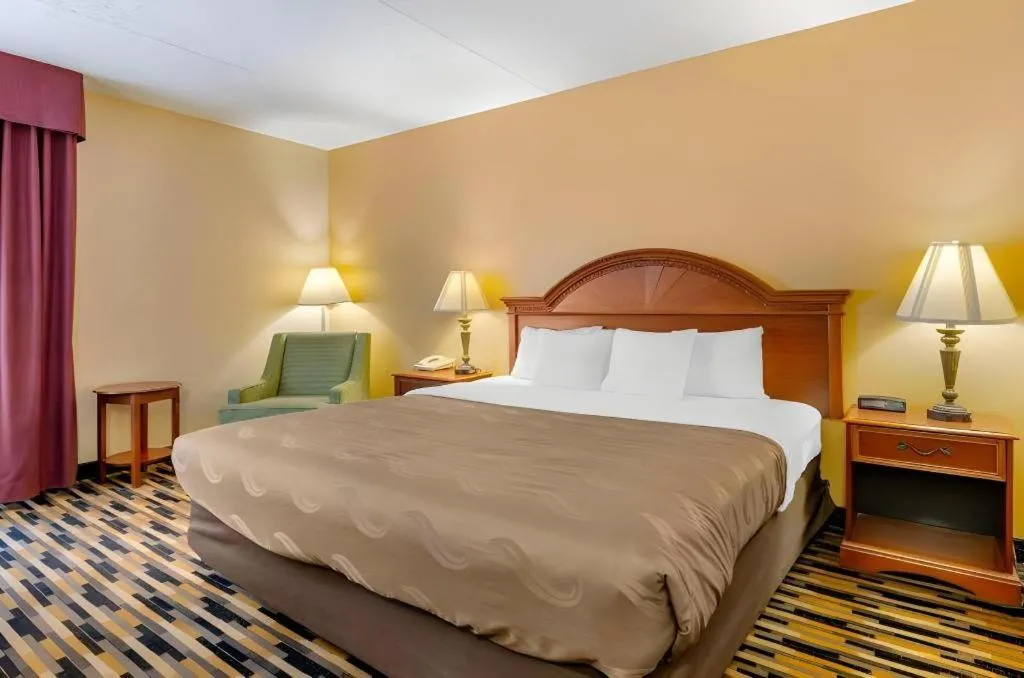 Bed in Quality Inn near Martinsville Speedway