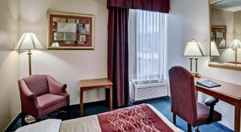 Bed in Quality Inn near Martinsville Speedway