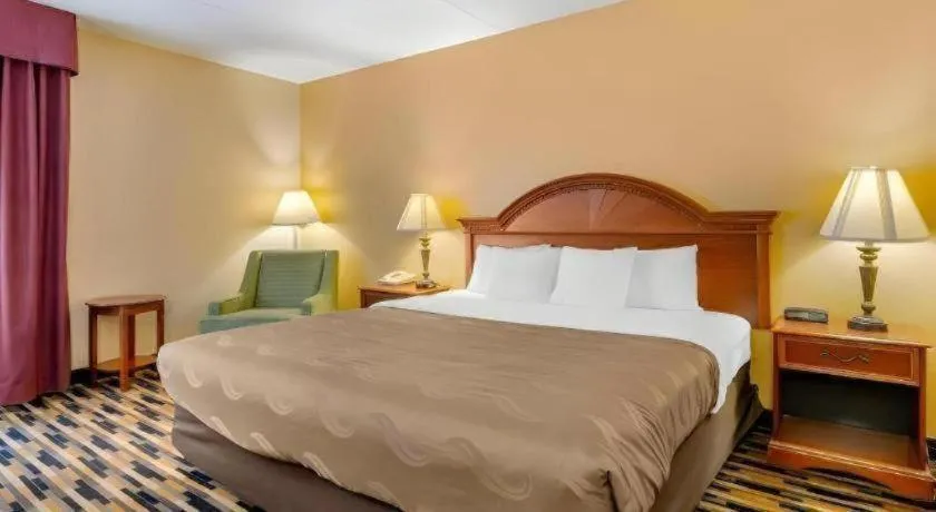 Bed in Quality Inn near Martinsville Speedway