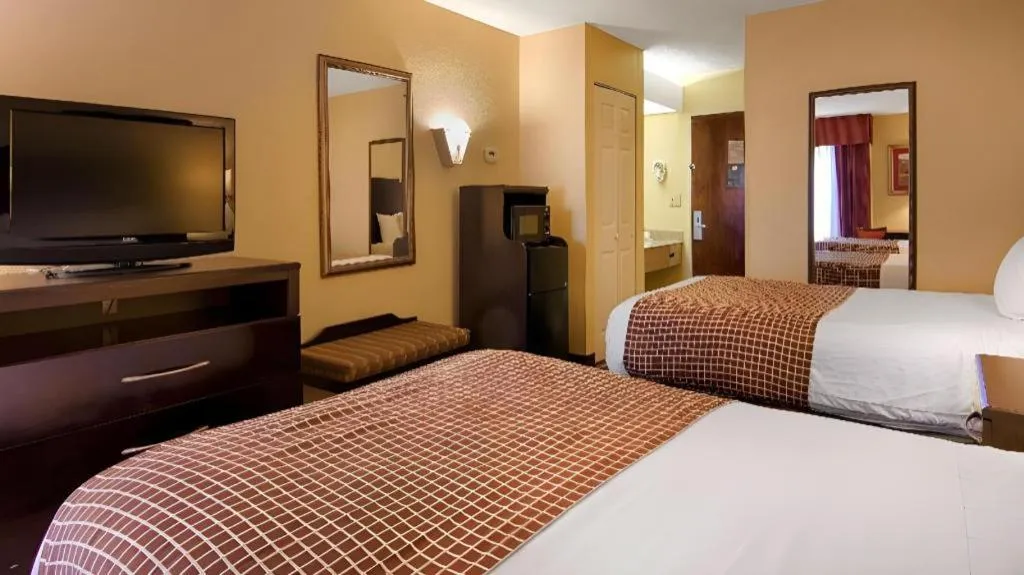 Bed in Surestay Plus Hotel Tarboro