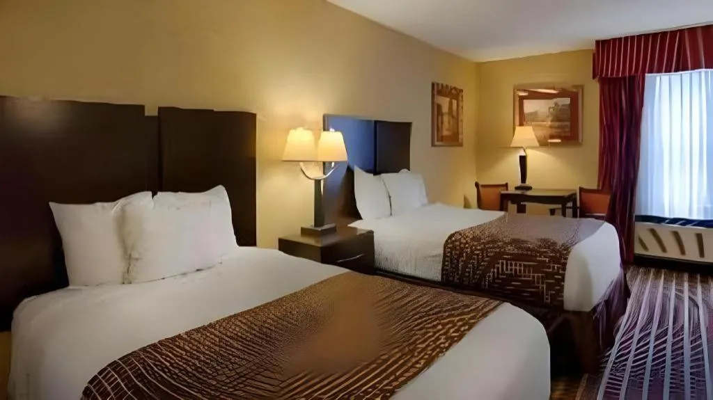 Bed in Surestay Plus Hotel Tarboro