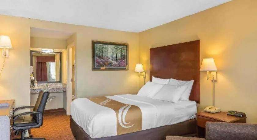 Quality Inn Calera I-65 exit 231