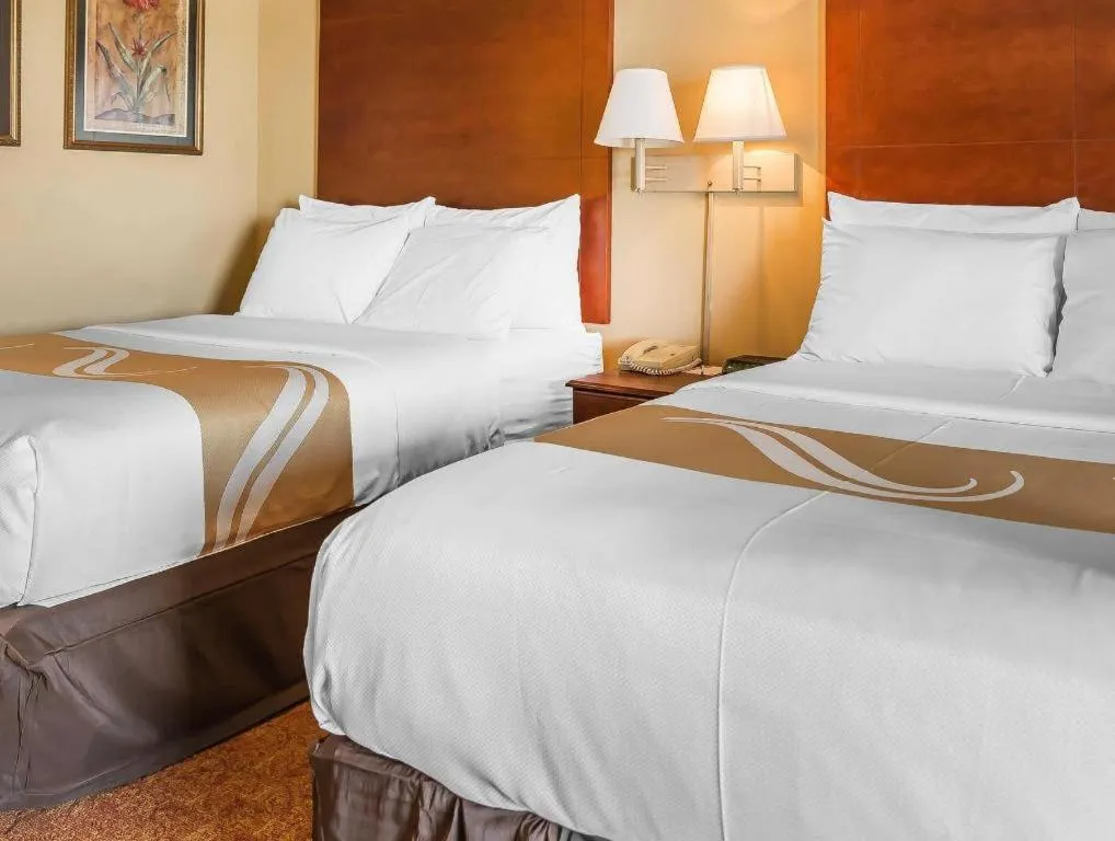 Bed in Quality Inn Calera I-65 exit 231