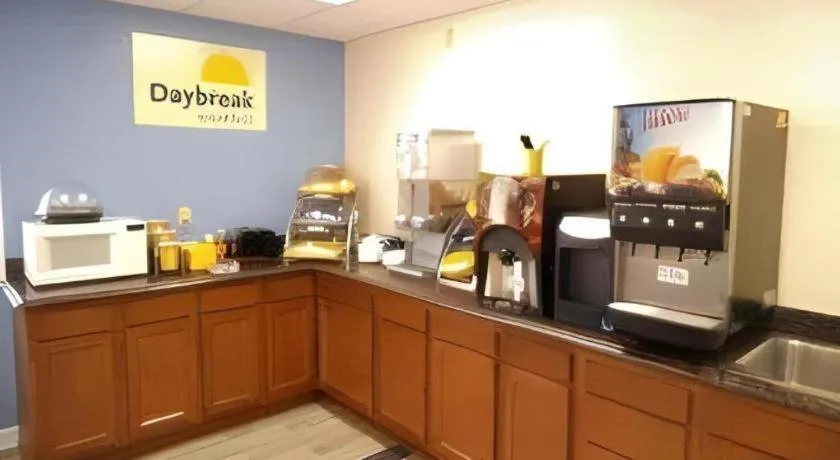 Days Inn by Wyndham West Branch Iowa City Area