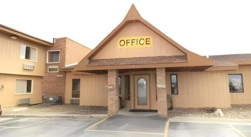 Days Inn by Wyndham West Branch Iowa City Area