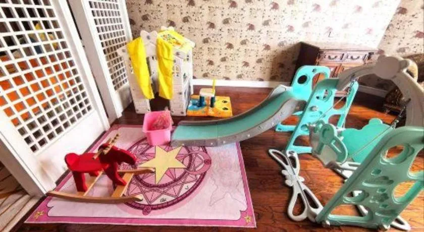 Hangzhou The First World Hotel