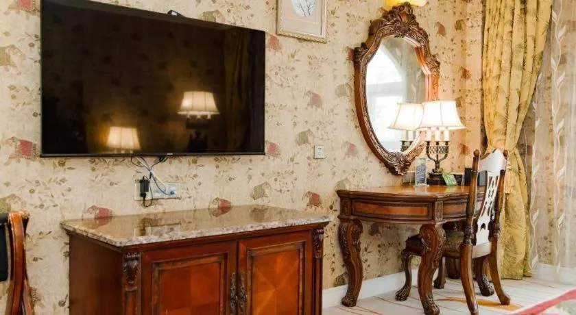 Hangzhou The First World Hotel